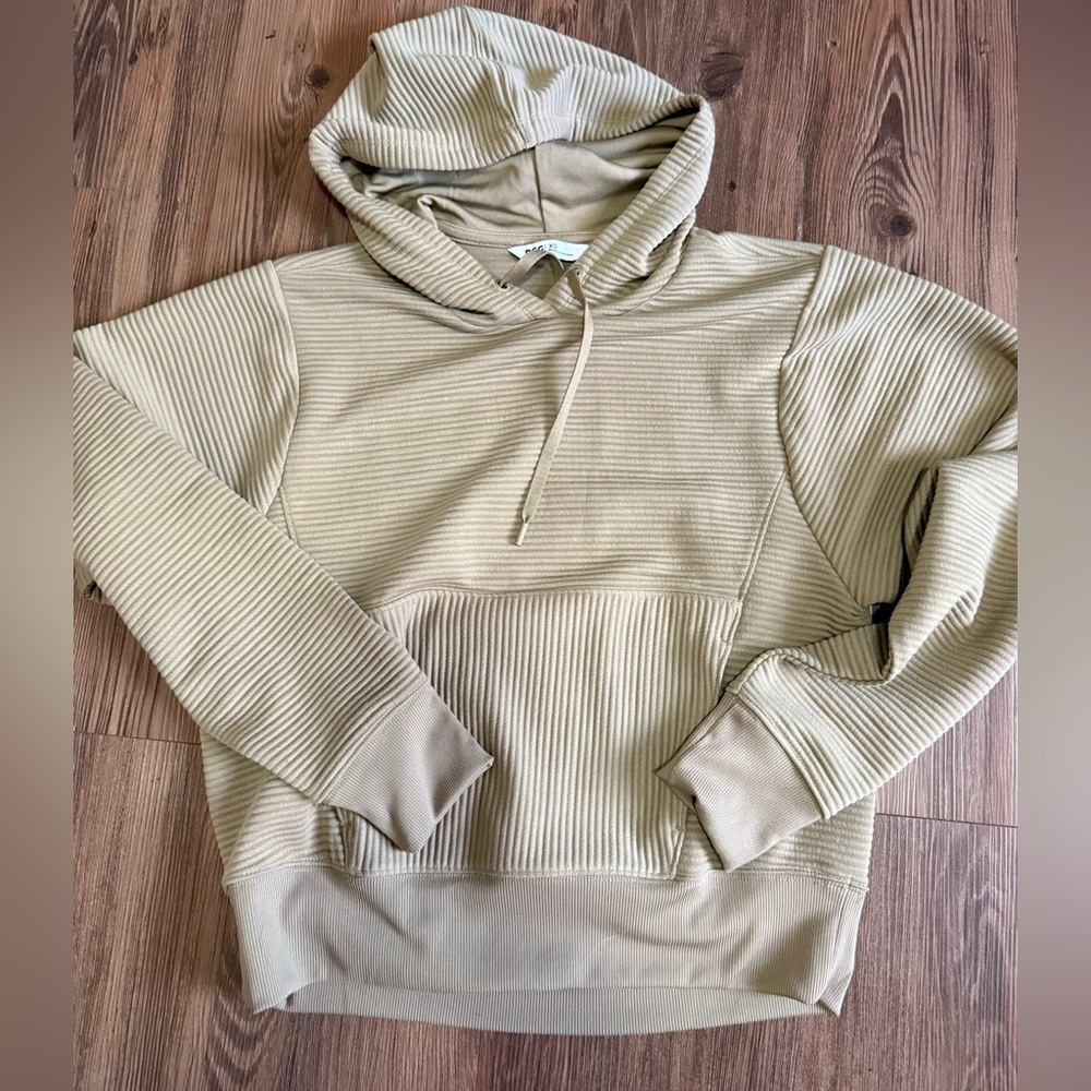 DSG Hoodie Size XS Like New